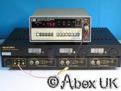 Melles Griot 17PCW002 Piezoelectric Controller X-Y-Z Nano Positioner (1/2)