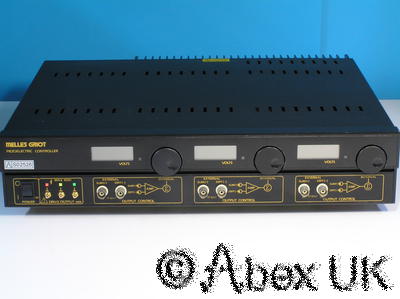 Melles Griot 17PCW002 Piezoelectric Controller X-Y-Z Nano Positioner (1/2)