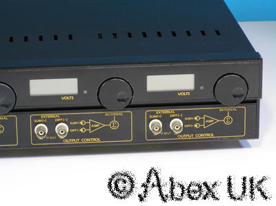 Melles Griot 17PCW002 Piezoelectric Controller X-Y-Z Nano Positioner (1/2)