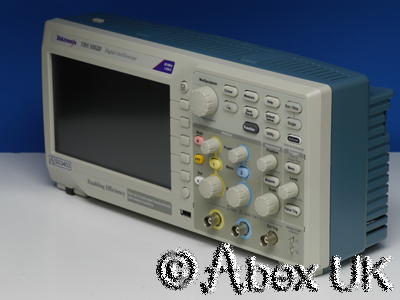 Tektronix TBS1052B Portable Digital Oscilloscope 50MHz 1GS/s (1)